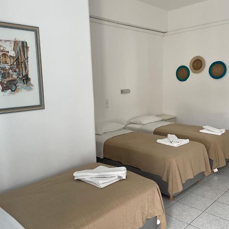 פארוס Louiza Hotel מראה חיצוני תמונה